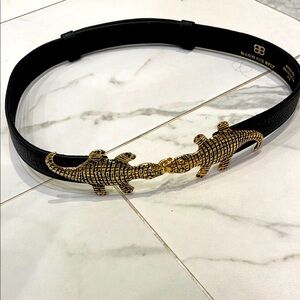Alligator clasp leather belt